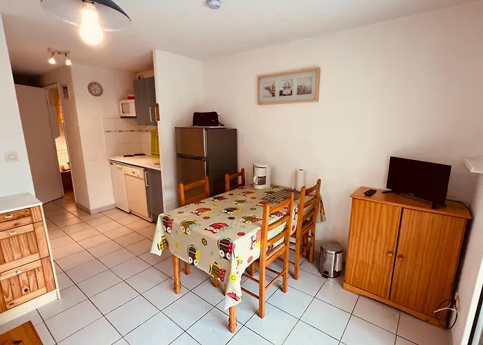 Azureva Ii Joli 2 Pieces Piscine Richelieu Cap D'agde アグド